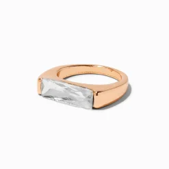Bague audacieuse avec baguette moderne couleur dorée