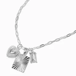 Collier à pendentif breloques variées couleur argentée