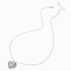 Collier à pendentif cœur martelé couleur argentée