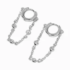 Créoles huggies pendantes couleur argentée avec superpositions de strass en zircon cubique