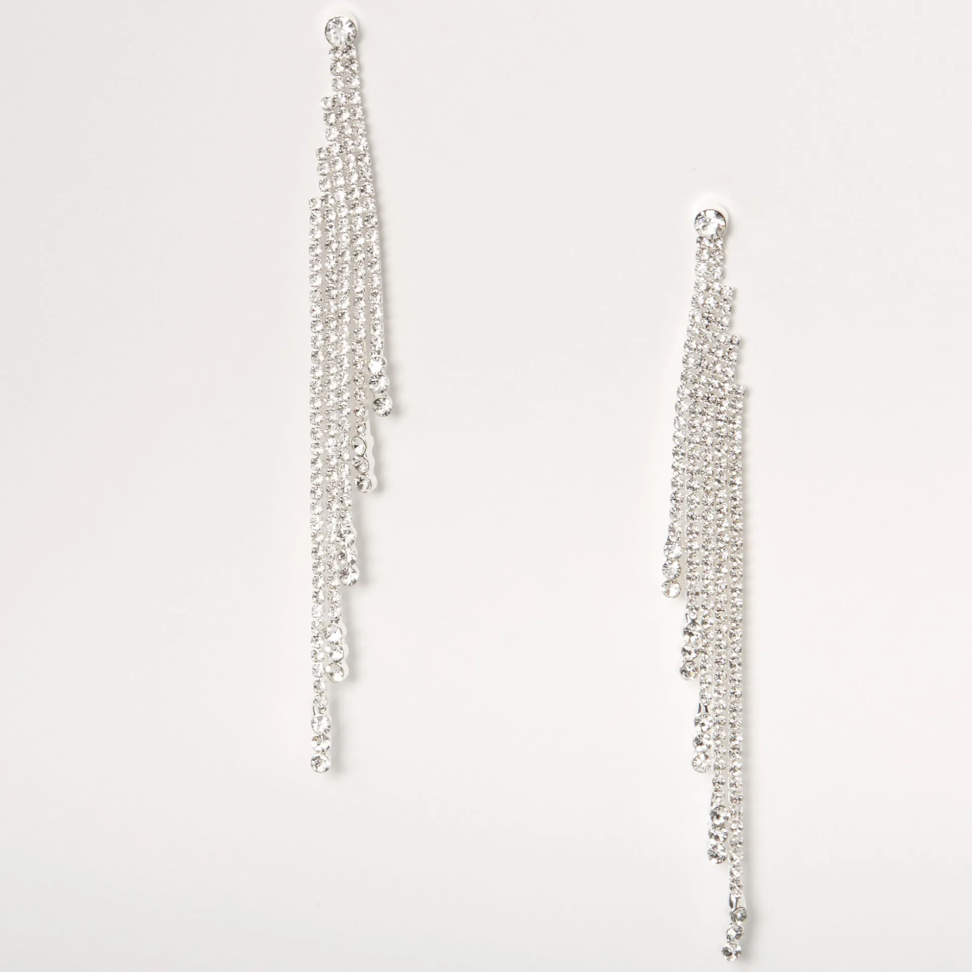 Pendantes linéaires à étages 9 cm avec strass couleur argentée